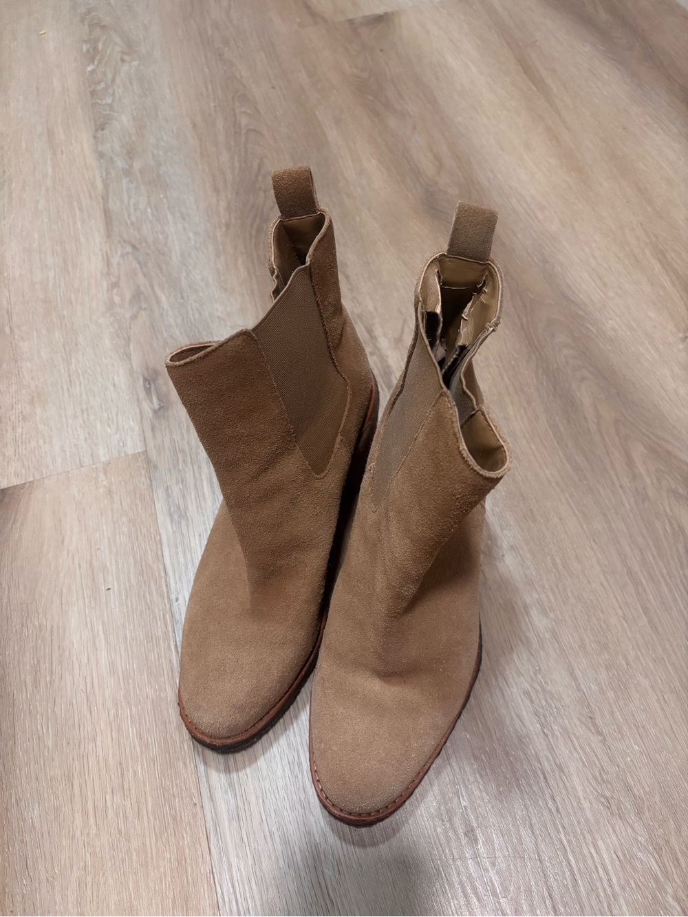 Lauren Ralph Women's Suede Tan Chelsea Block Heel Booties size 7.5 - Picture 4 of 9